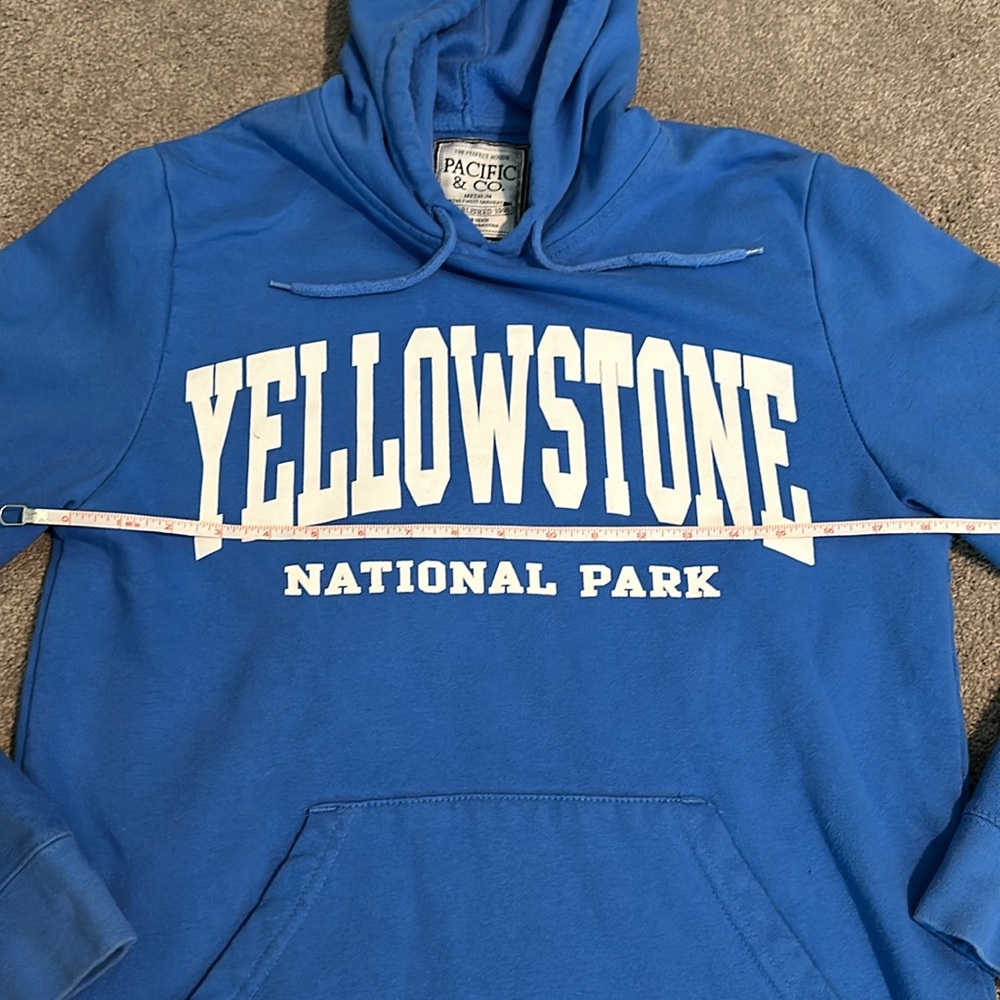 Yellowstone National Park blue hoodie - Picture 4 of 5